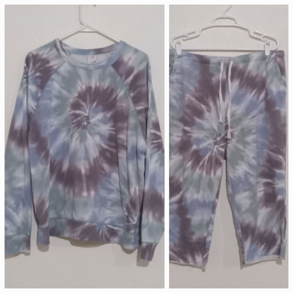 🏷Secret Treasures Tie Dyed sweat shirt / sweat pants